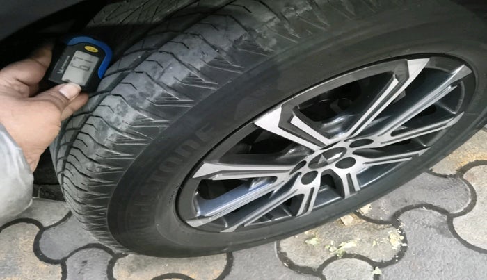 2025 Mahindra XUV700 AX 7 D MT 7 STR, Diesel, Manual, 16,942 km, tyre