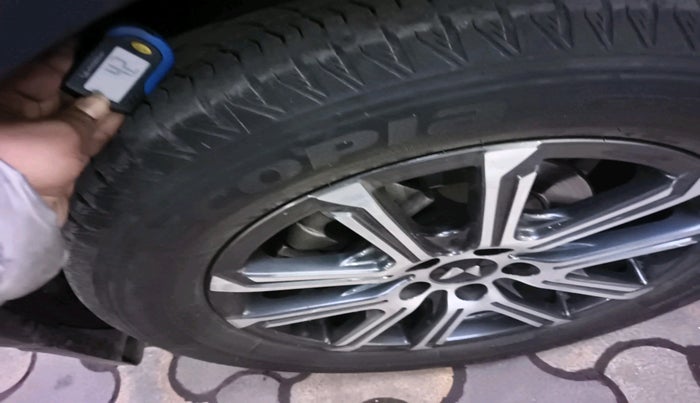 2025 Mahindra XUV700 AX 7 D MT 7 STR, Diesel, Manual, 16,942 km, tyre