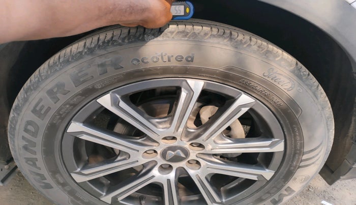 2021 Mahindra XUV700 AX 7 P MT 7 STR, Petrol, Manual, 38,555 km, tyre