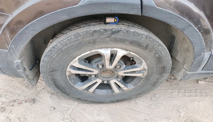 2017 Tata Hexa XM 4X2 7 STR, Diesel, Manual, 45,820 km, tyre