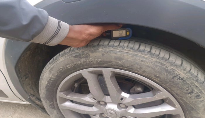 2021 Renault TRIBER RXZ AMT, Petrol, Automatic, 20,160 km, tyre