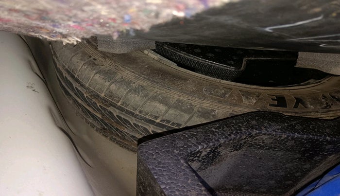 2016 Maruti Ciaz ZXI+, Petrol, Manual, 65,686 km, tyre