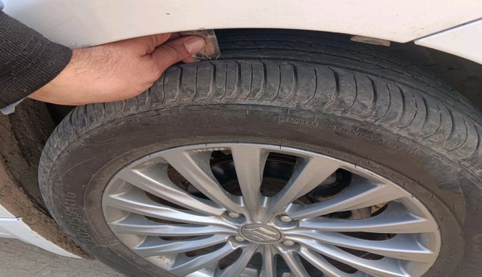 2016 Maruti Ciaz ZXI+, Petrol, Manual, 65,686 km, tyre