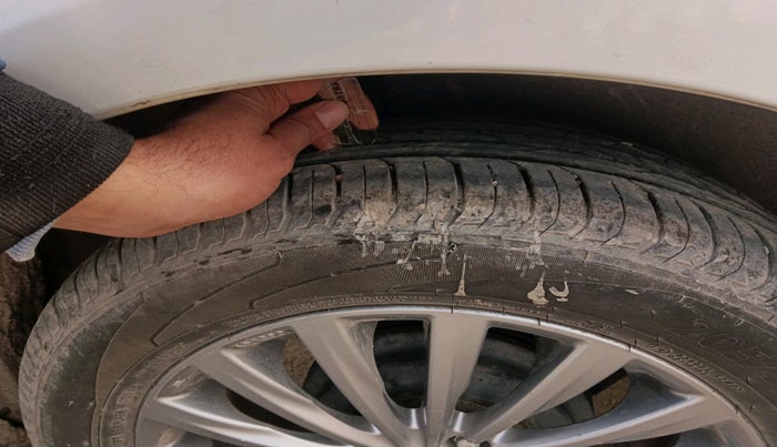 2016 Maruti Ciaz ZXI+, Petrol, Manual, 65,686 km, tyre