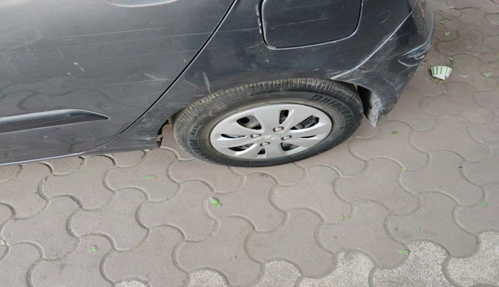 2011 Hyundai i10 MAGNA 1.2, Petrol, Manual, 97,422 km, tyre