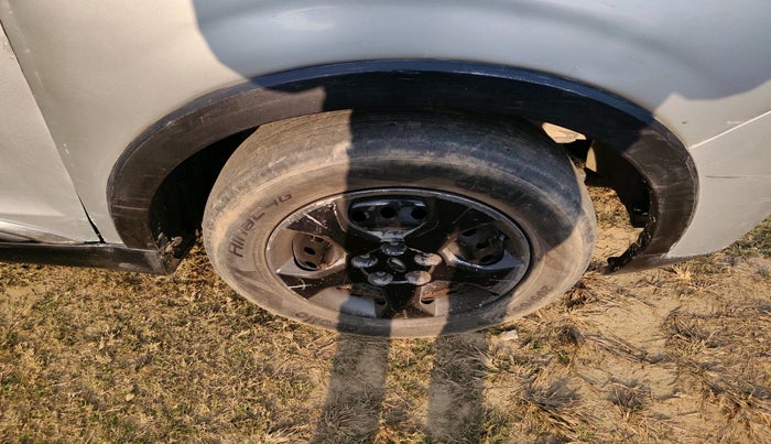 2019 Mahindra XUV300 W6 1.5 DIESEL, Diesel, Manual, 1,38,458 km, tyre