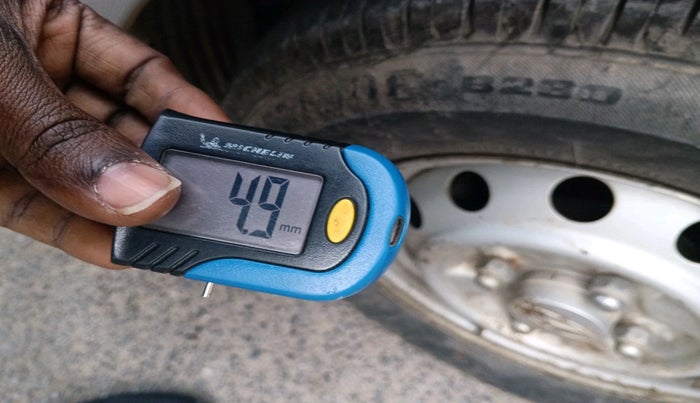 2015 Hyundai Eon ERA +, Petrol, Manual, 47,359 km, tyre