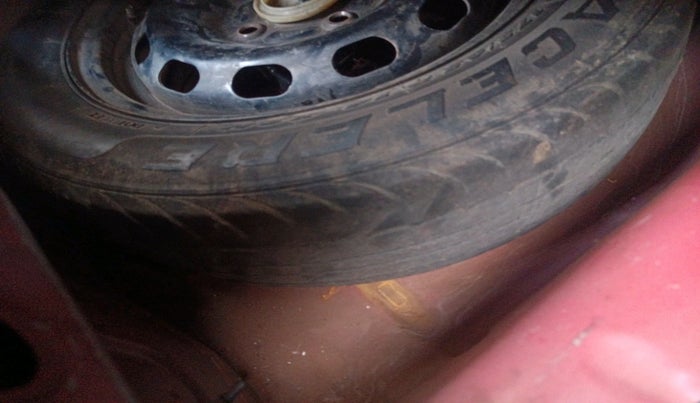 2012 Ford Figo ZXI 1.4 DIESEL, Diesel, Manual, 1,61,580 km, tyre