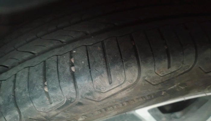 2024 Mahindra XUV 3XO AX7L 1.2 TGDi, Petrol, Manual, 7,723 km, tyre