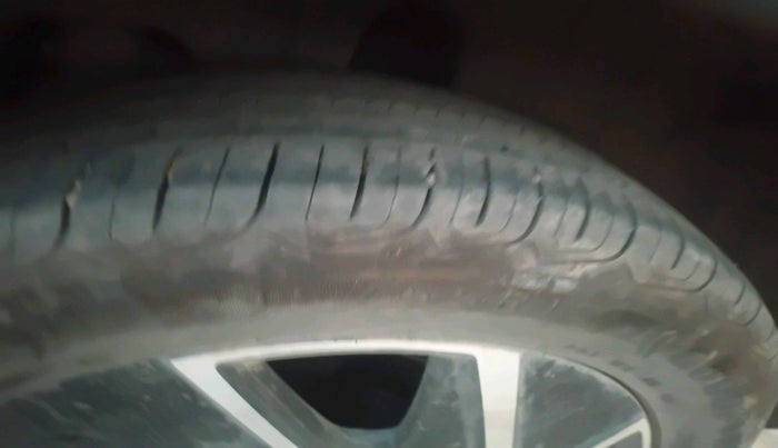 2024 Mahindra XUV 3XO AX7L 1.2 TGDi, Petrol, Manual, 7,723 km, tyre