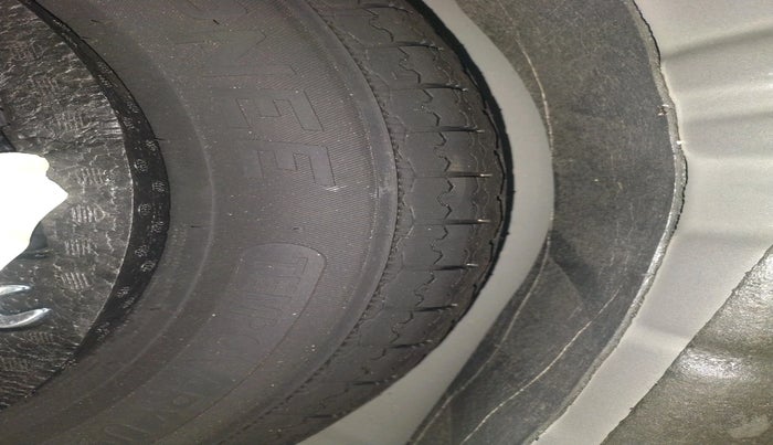 2024 Mahindra XUV 3XO AX7L 1.2 TGDi, Petrol, Manual, 7,723 km, tyre