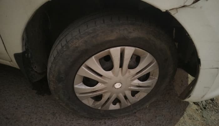 2017 Nissan Micra Active XL, CNG, Manual, 87,752 km, tyre
