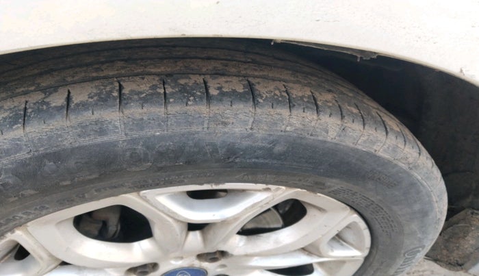 2014 Ford Ecosport TITANIUM 1.5L DIESEL, Diesel, Manual, 2,04,443 km, tyre