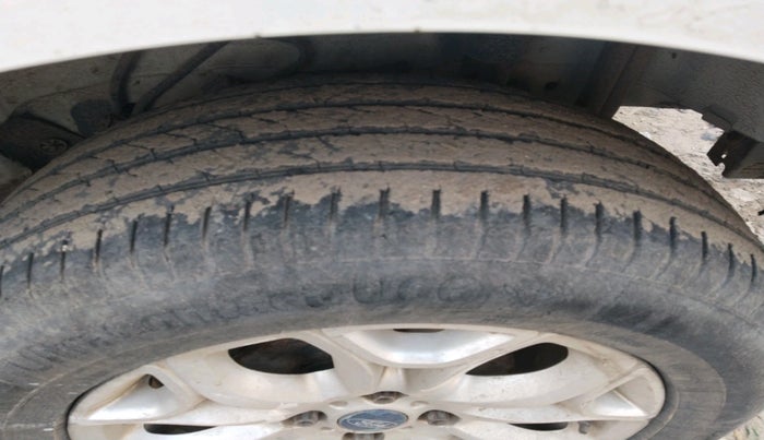 2014 Ford Ecosport TITANIUM 1.5L DIESEL, Diesel, Manual, 2,04,443 km, tyre