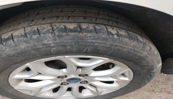 2014 Ford Ecosport TITANIUM 1.5L DIESEL, Diesel, Manual, 2,04,443 km, tyre