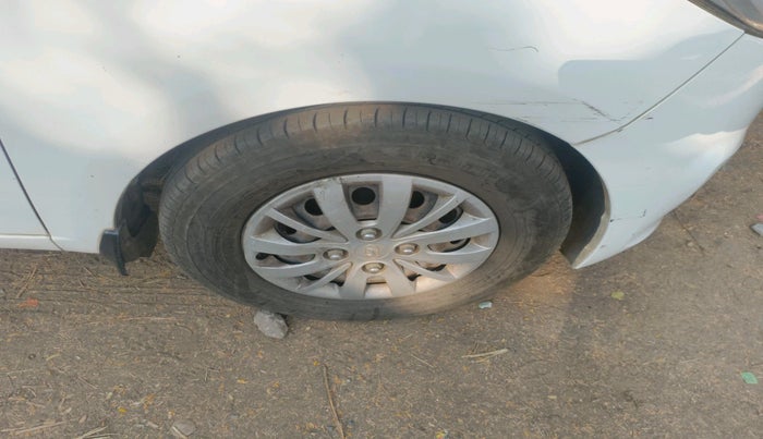 2016 Hyundai i10 SPORTZ 1.1, Petrol, Manual, 48,740 km, tyre