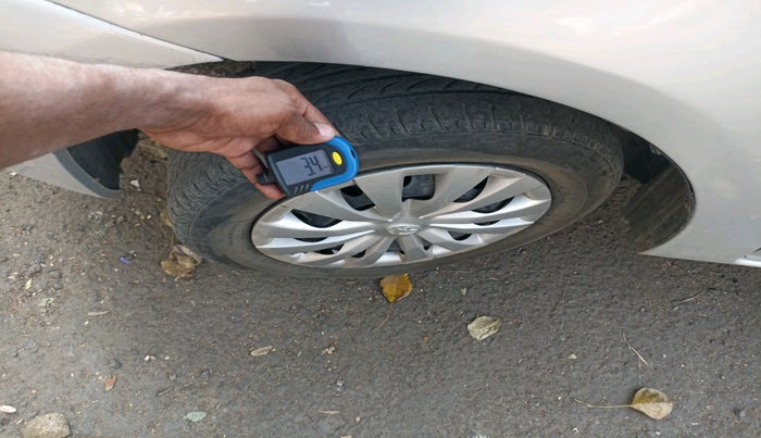 2012 Toyota Etios Liva G, Petrol, Manual, 98,573 km, tyre