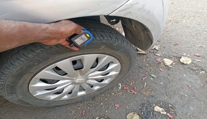 2012 Toyota Etios Liva G, Petrol, Manual, 98,573 km, tyre