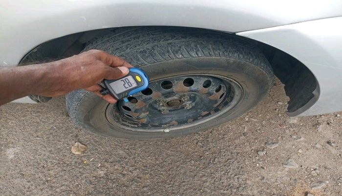 2012 Toyota Etios Liva G, Petrol, Manual, 98,573 km, tyre