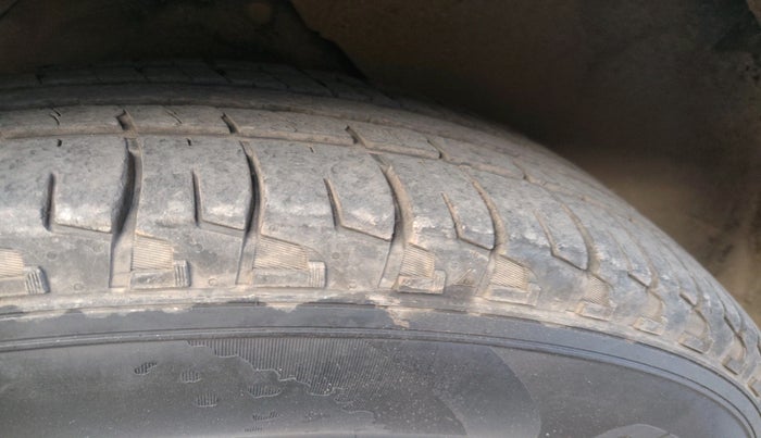 2016 Mahindra XUV500 W4 1.99, Diesel, Manual, 82,427 km, tyre