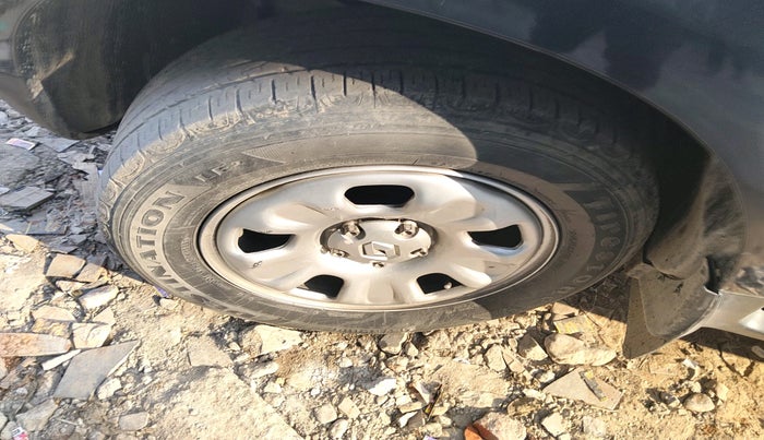 2014 Renault Duster 85 PS RXE DIESEL, Diesel, Manual, 1,26,604 km, tyre