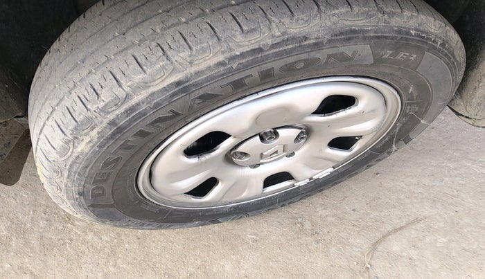 2014 Renault Duster 85 PS RXE DIESEL, Diesel, Manual, 1,26,604 km, tyre