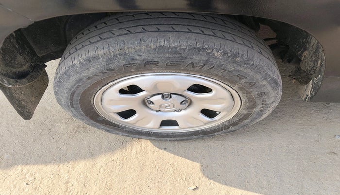 2014 Renault Duster 85 PS RXE DIESEL, Diesel, Manual, 1,26,604 km, tyre