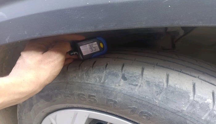 2021 KIA SELTOS HTE 1.5 DIESEL, Diesel, Manual, 1,40,666 km, tyre