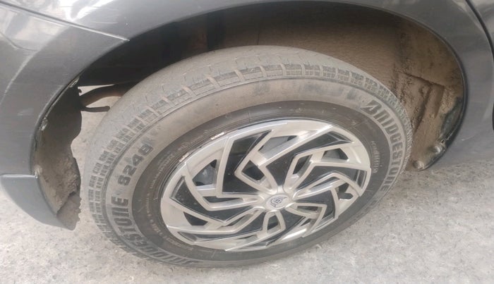 2015 Maruti Swift VXI, Petrol, Manual, 49,568 km, tyre