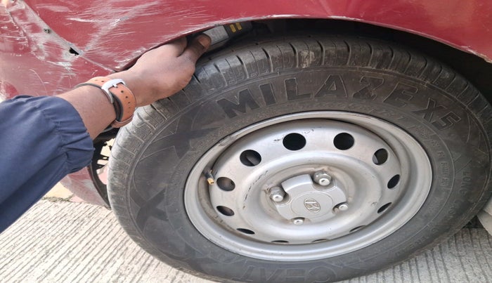 2015 Hyundai i10 MAGNA 1.1, Petrol, Manual, 1,40,280 km, tyre