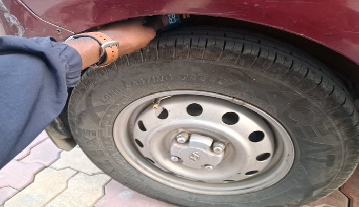 2015 Hyundai i10 MAGNA 1.1, Petrol, Manual, 1,40,280 km, tyre