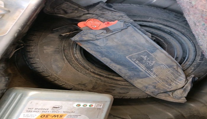 2015 Renault Kwid RXL, Petrol, Manual, 81,355 km, tyre