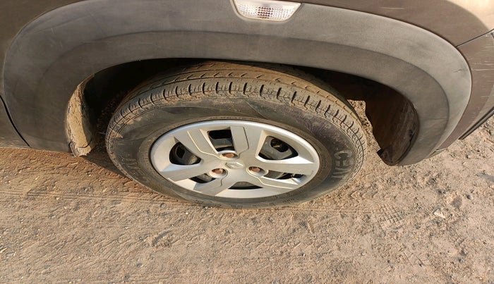 2015 Renault Kwid RXL, Petrol, Manual, 81,355 km, tyre