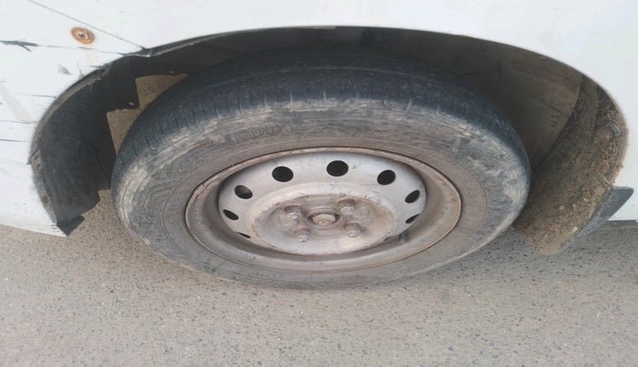 2014 Maruti Wagon R 1.0 LXI CNG, Petrol, Manual, 94,287 km, tyre