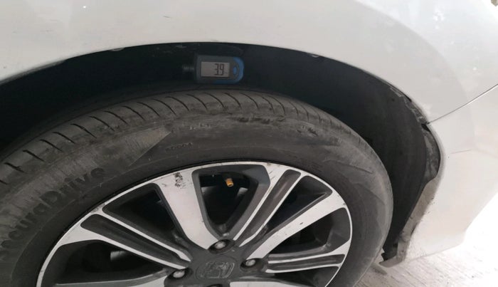 2017 Honda City 1.5L I-VTEC V MT, Petrol, Manual, 1,84,696 km, tyre