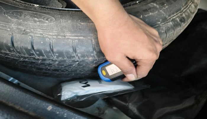 2022 KIA SELTOS HTK PLUS 1.5 IMT, Petrol, Manual, 27,841 km, tyre