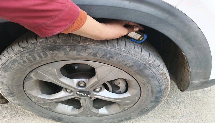 2022 KIA SELTOS HTK PLUS 1.5 IMT, Petrol, Manual, 27,841 km, tyre