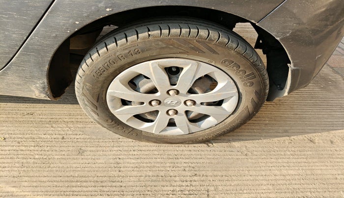 2016 Hyundai Eon SPORTZ, Petrol, Manual, 1,55,000 km, tyre