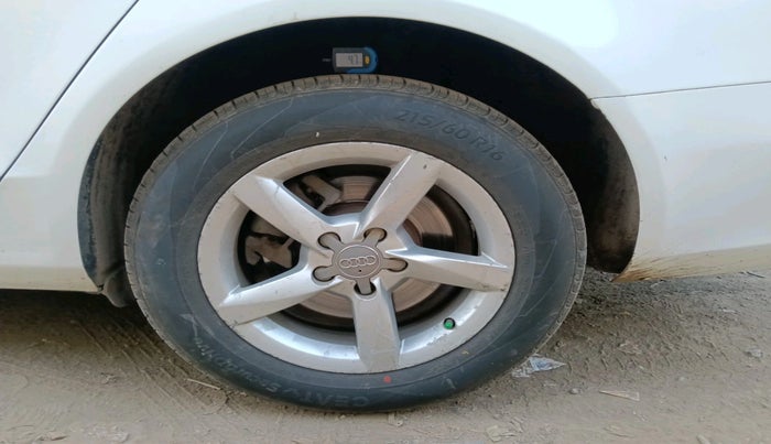 2013 Audi A4 2.0 TDI PREMIUM PLUS, Diesel, Automatic, 96,700 km, tyre