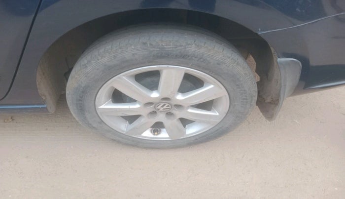 2014 Volkswagen Vento COMFORTLINE TSI AT PETROL, Petrol, Automatic, 84,830 km, tyre