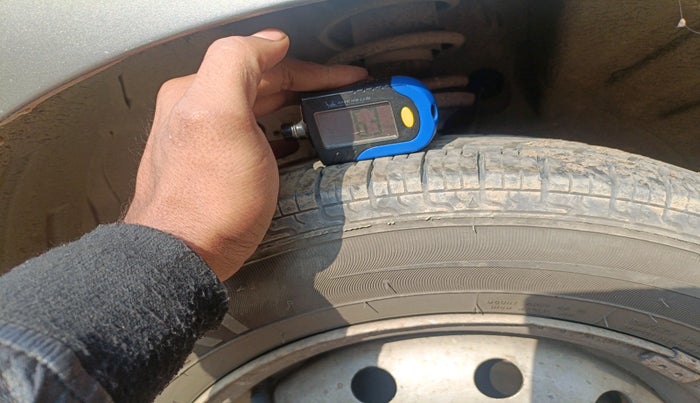 2012 Maruti Wagon R 1.0 LXI, Petrol, Manual, 1,02,229 km, tyre