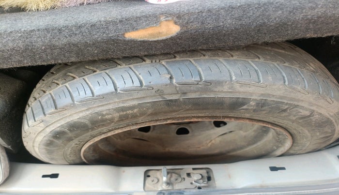 2012 Maruti Wagon R 1.0 LXI, Petrol, Manual, 1,02,229 km, tyre