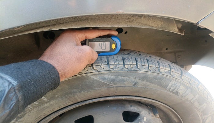 2012 Maruti Wagon R 1.0 LXI, Petrol, Manual, 1,02,229 km, tyre