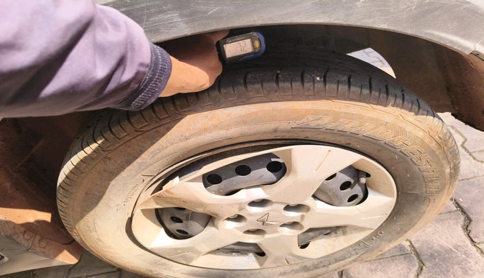 2023 Mahindra XUV300 W6 1.2 PETROL, Petrol, Manual, 22,768 km, tyre