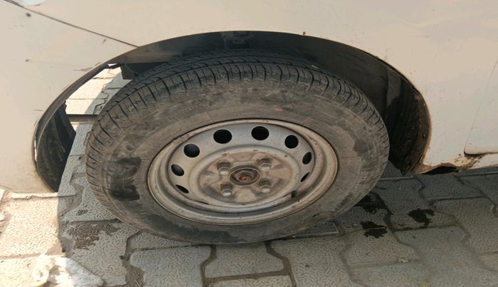 2013 Hyundai Eon D-LITE, Petrol, Manual, 66,035 km, tyre