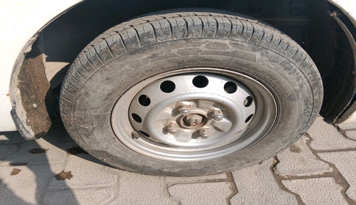 2013 Hyundai Eon D-LITE, Petrol, Manual, 66,035 km, tyre