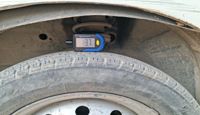 2012 Maruti Wagon R 1.0 LXI CNG, Petrol, Manual, 1,18,473 km, tyre