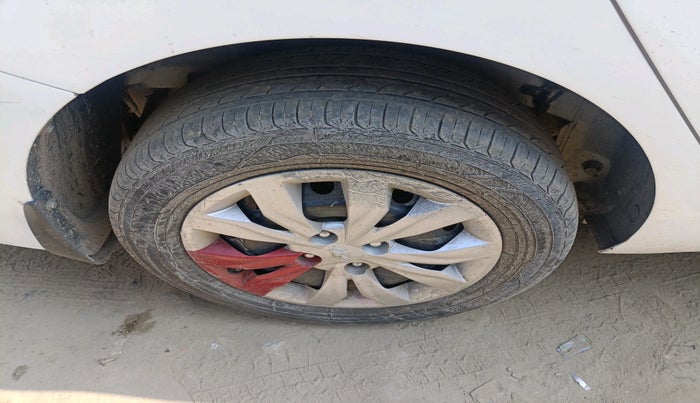 2017 Hyundai Verna 1.6 EX CRDI, Diesel, Manual, 1,30,738 km, tyre