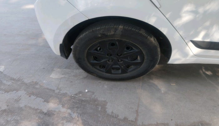 2015 Hyundai Elite i20 MAGNA 1.2, Petrol, Manual, 63,043 km, tyre