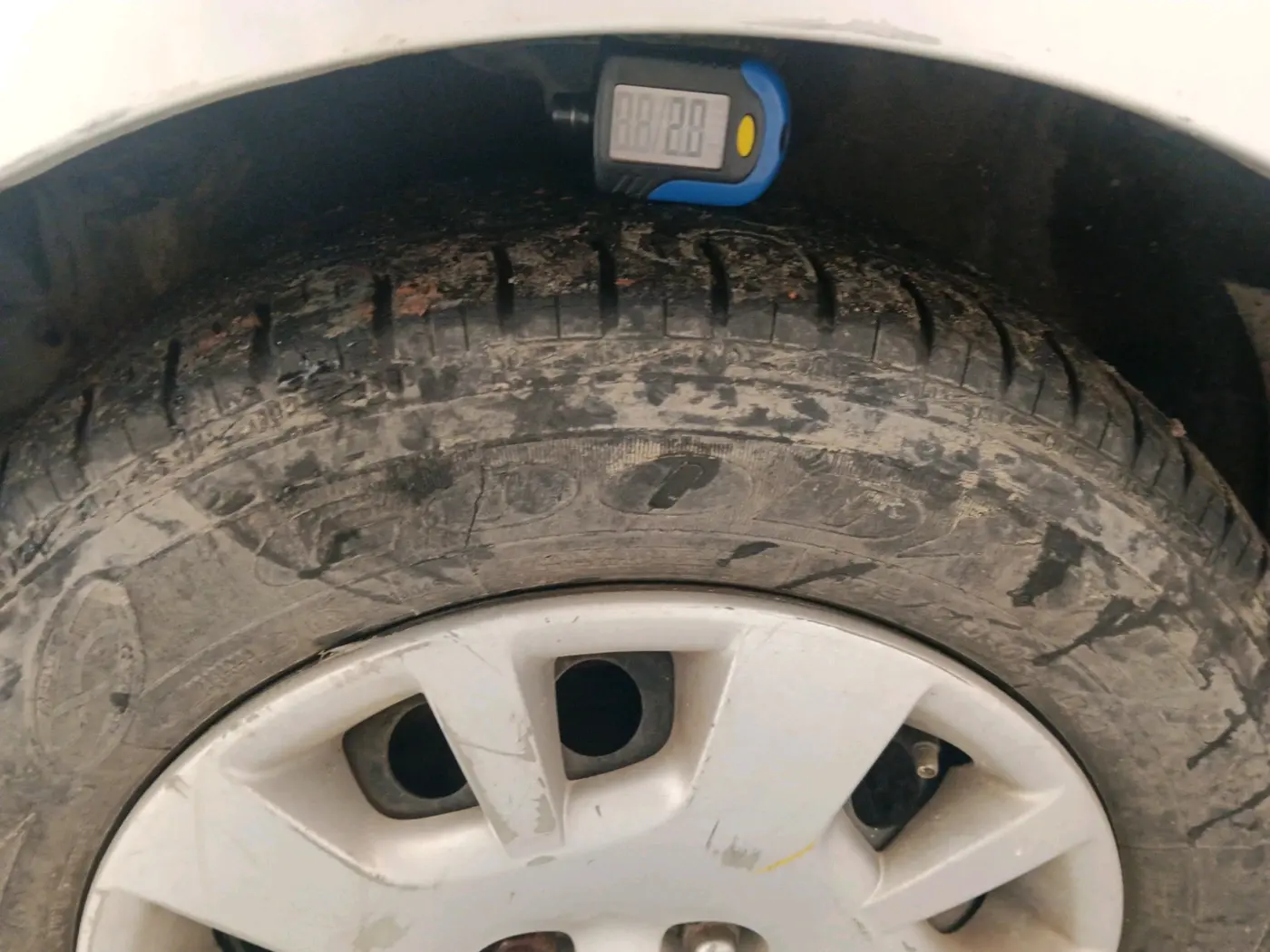 2013 Hyundai i20 MAGNA (O) 1.2, Petrol, Manual, 90,970 km, tyre